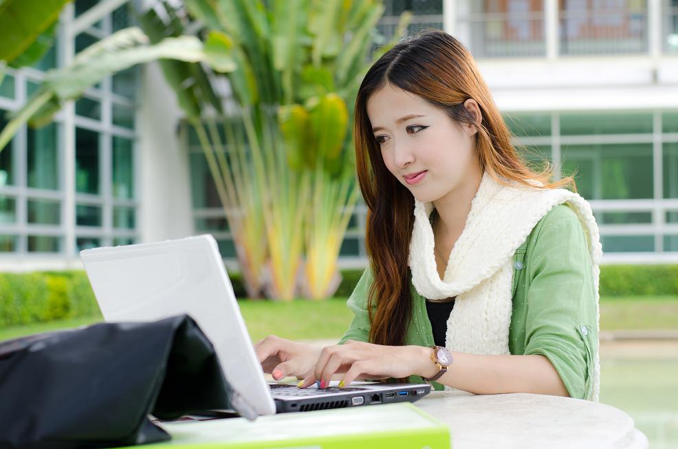 Online Jobs for College Students That Pay Well